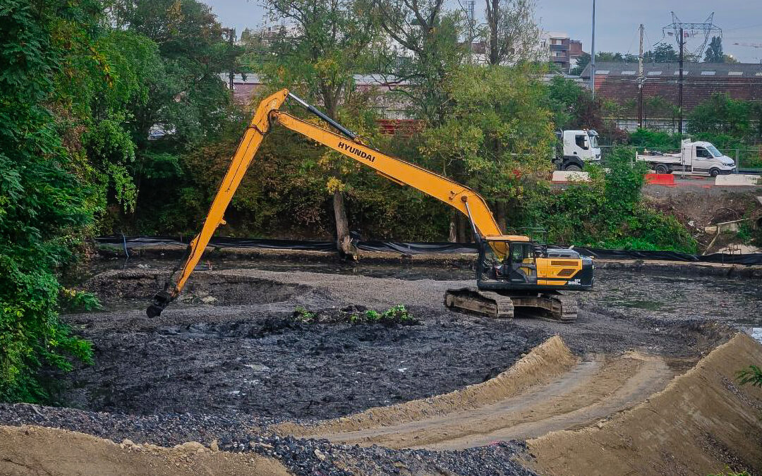 Curage de bassin à Villeneuve-Saint-Georges : intervention en 300 Long Reach