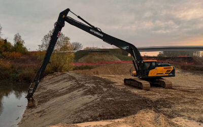 Création d’un remblai-bouchon à Montmacq (Oise) : précision et portée avec notre pelle 30T Long Reach GPS